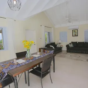 - Heroes Villa, Ac, Security, Access To Pool, Playground & Private - Welcome Breakfast Basket Villa Richmond